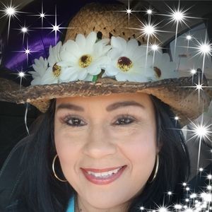 Meet your Posher, Ana